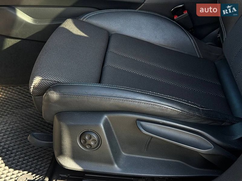 Універсал Audi A4 2017 в Чернівцях