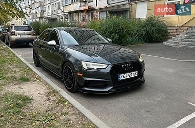 Седан Audi A4 2017 в Днепре