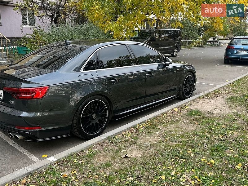 Седан Audi A4 2017 в Днепре