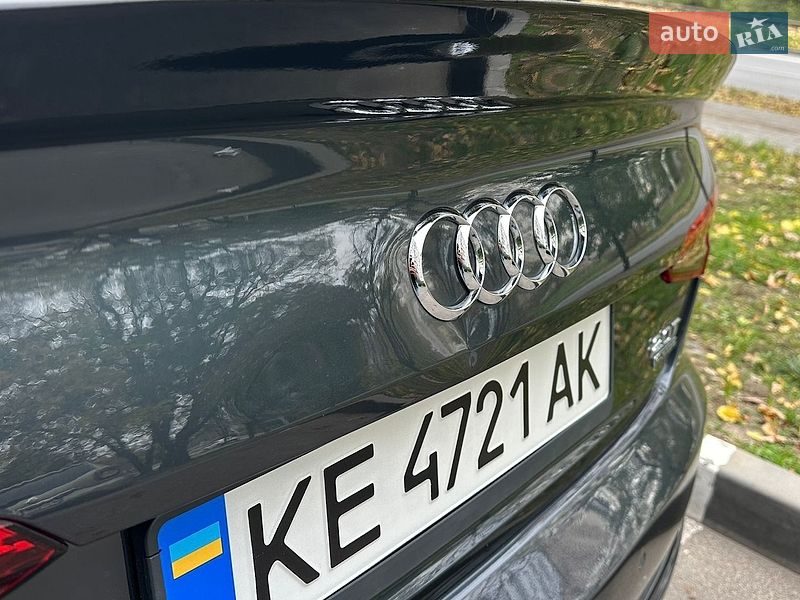 Седан Audi A4 2017 в Днепре