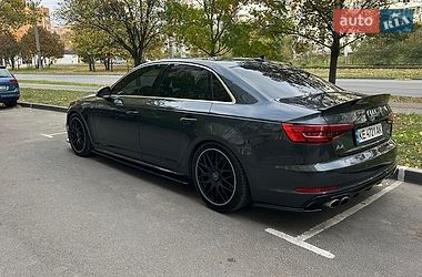 Седан Audi A4 2017 в Днепре