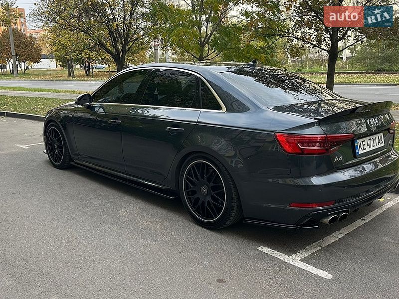 Седан Audi A4 2017 в Днепре