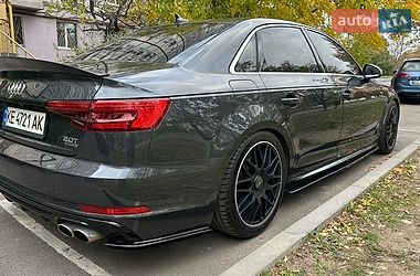Седан Audi A4 2017 в Днепре