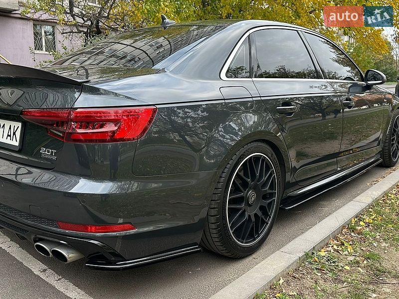 Седан Audi A4 2017 в Днепре