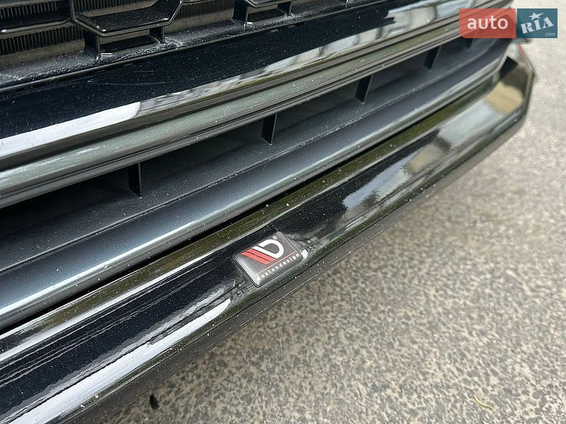 Седан Audi A4 2017 в Днепре