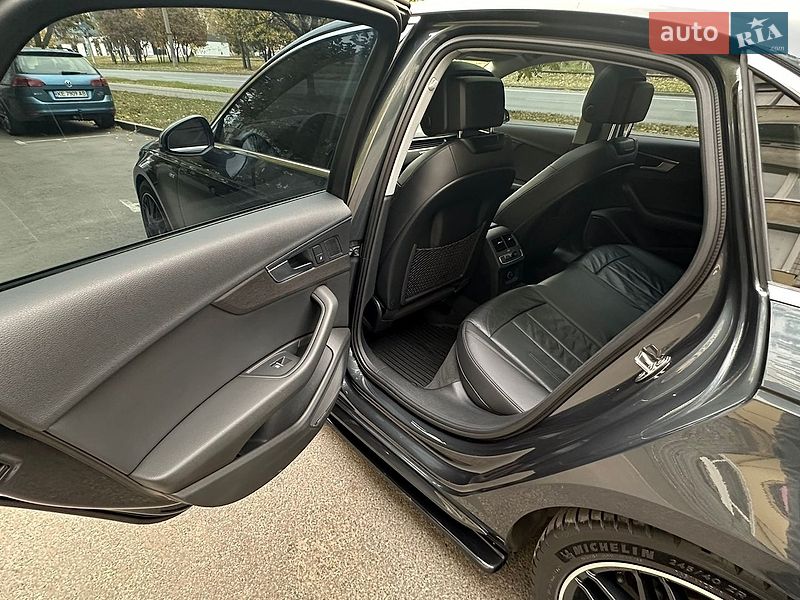 Седан Audi A4 2017 в Днепре