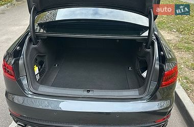 Седан Audi A4 2017 в Днепре