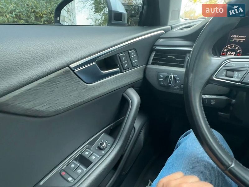 Седан Audi A4 2017 в Днепре