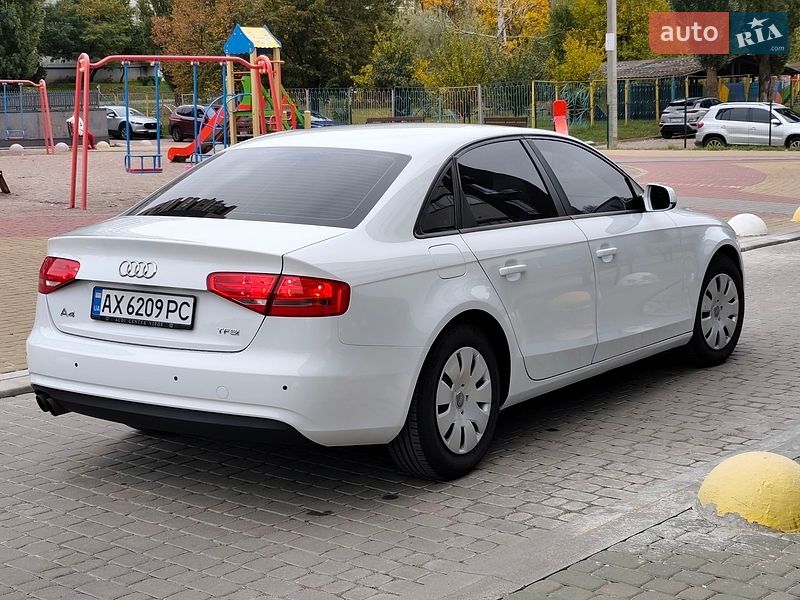 Седан Audi A4 2015 в Харкові