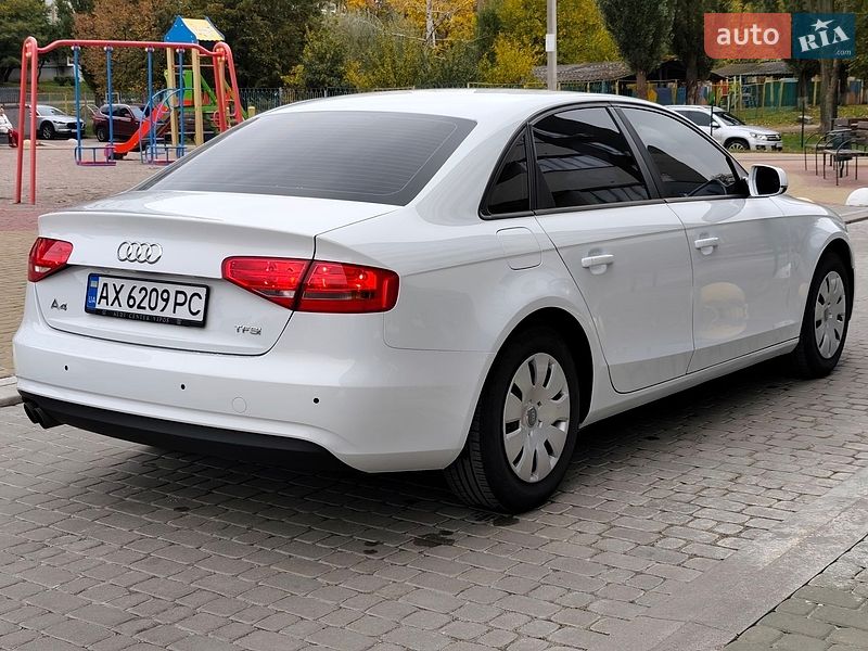 Седан Audi A4 2015 в Харкові