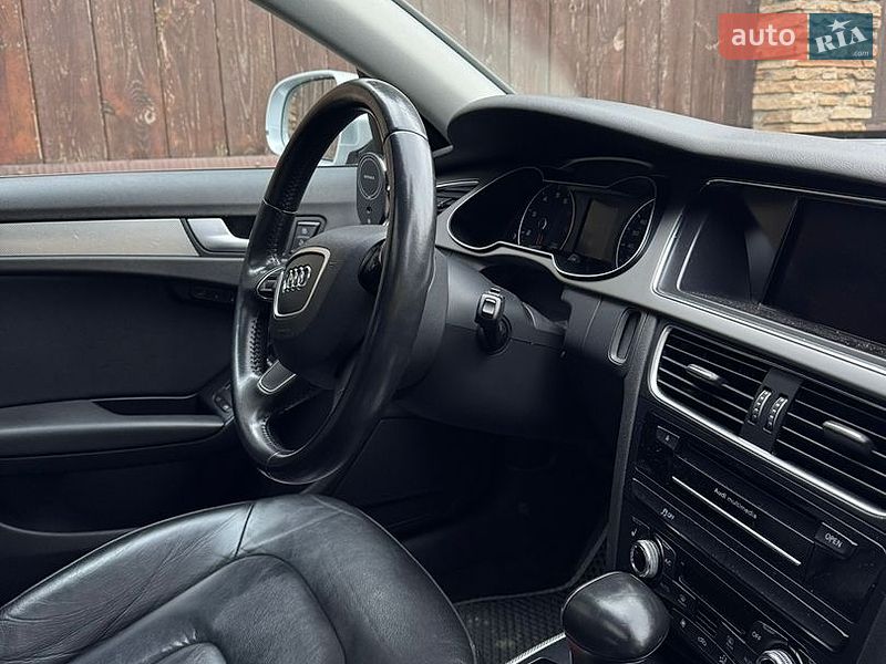Седан Audi A4 2014 в Киеве