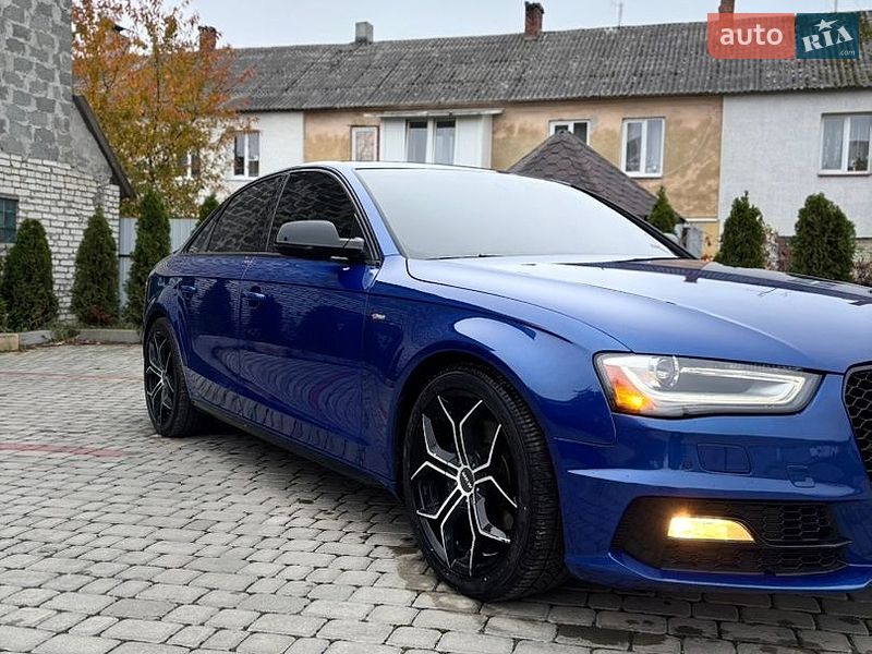 Седан Audi A4 2015 в Ивано-Франково