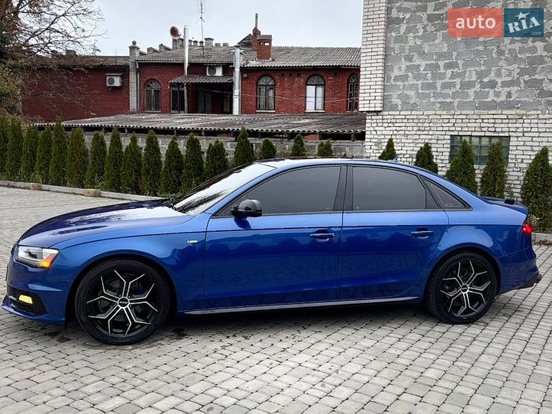 Седан Audi A4 2015 в Ивано-Франково