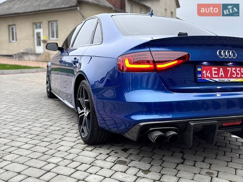 Седан Audi A4 2015 в Ивано-Франково