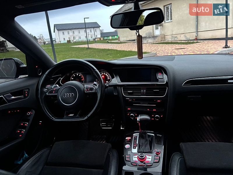 Седан Audi A4 2015 в Ивано-Франково