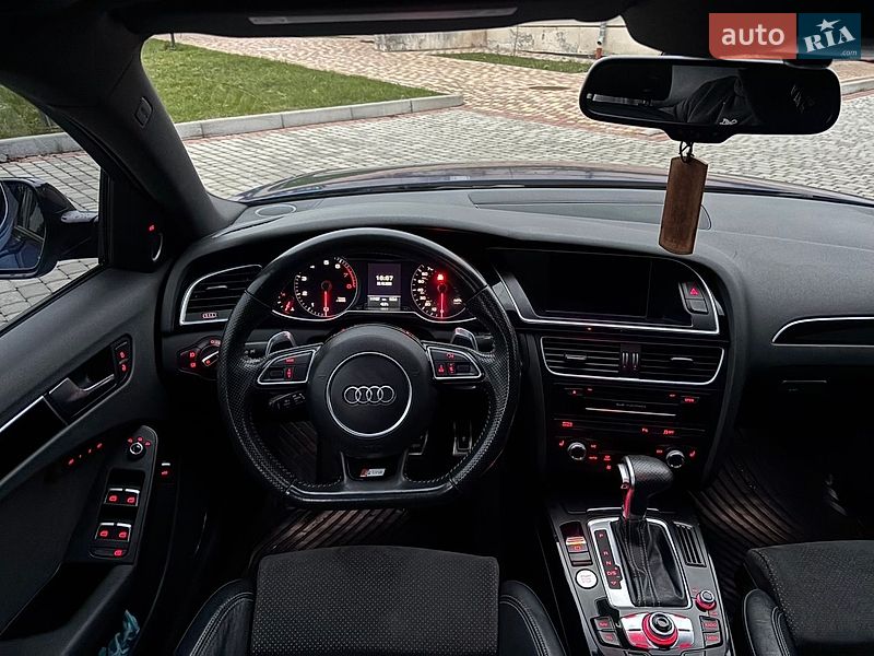 Седан Audi A4 2015 в Ивано-Франково
