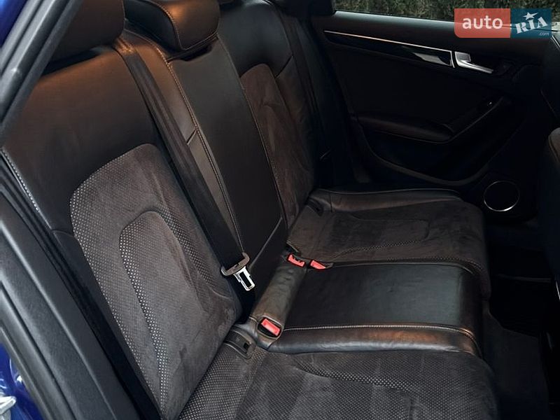 Седан Audi A4 2015 в Ивано-Франково