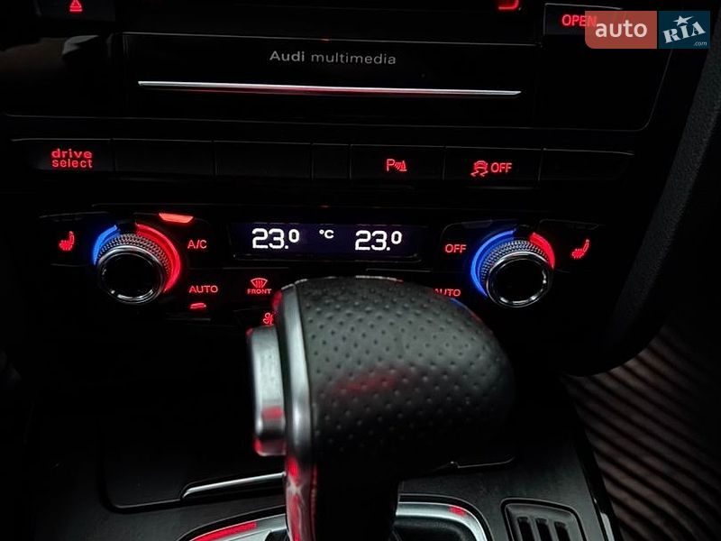 Седан Audi A4 2015 в Ивано-Франково