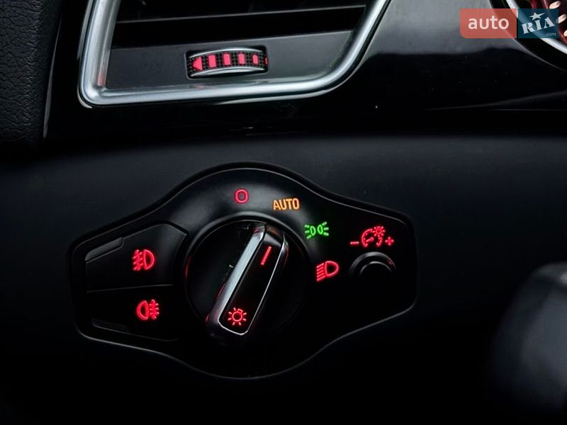 Седан Audi A4 2015 в Ивано-Франково