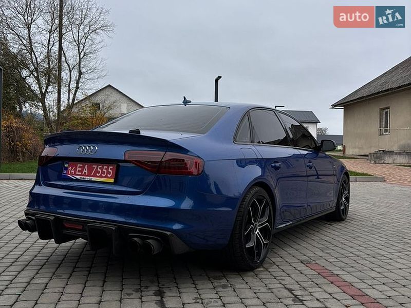 Седан Audi A4 2015 в Ивано-Франково