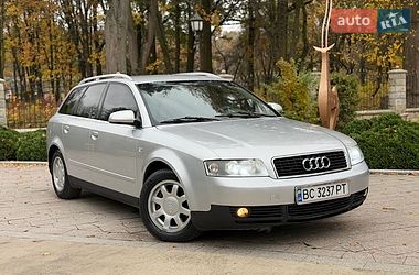 Універсал Audi A4 2002 в Жовкві