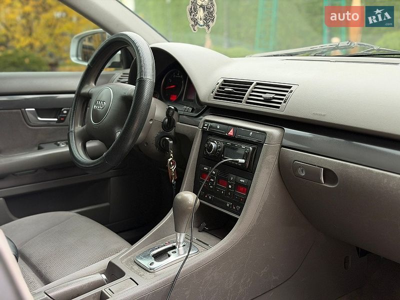 Універсал Audi A4 2002 в Жовкві