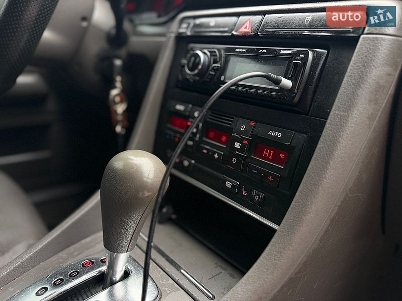 Універсал Audi A4 2002 в Жовкві