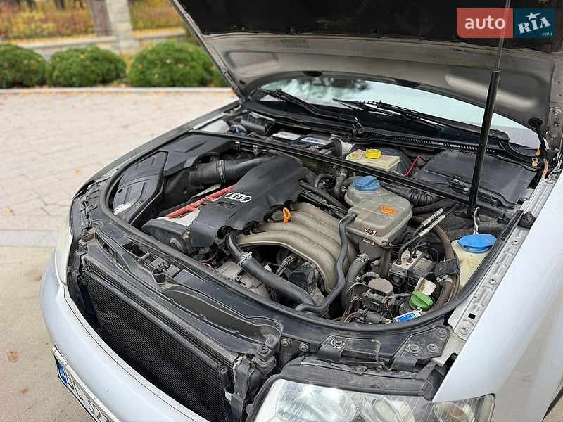Універсал Audi A4 2002 в Жовкві
