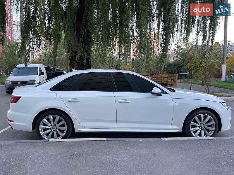 Седан Audi A4 2017 в Пісочині