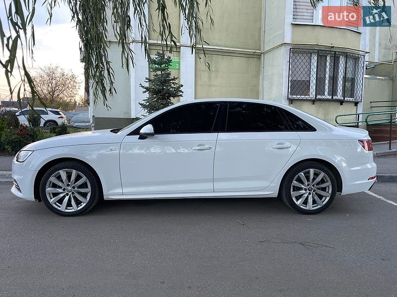 Седан Audi A4 2017 в Пісочині