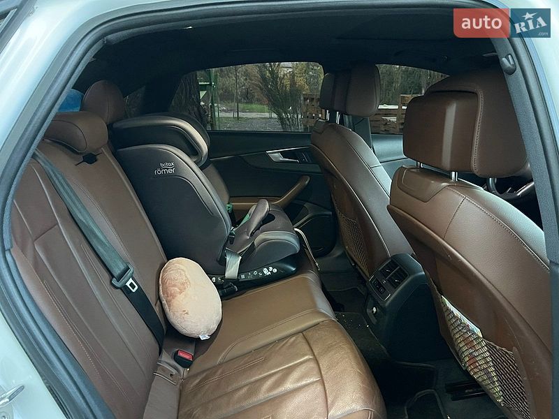 Седан Audi A4 2017 в Пісочині