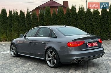 Седан Audi A4 2015 в Луцьку