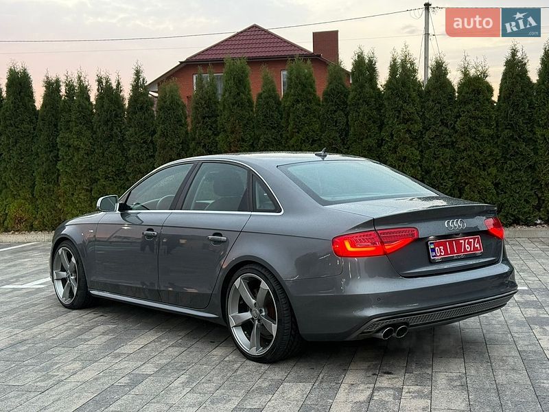 Седан Audi A4 2015 в Луцьку