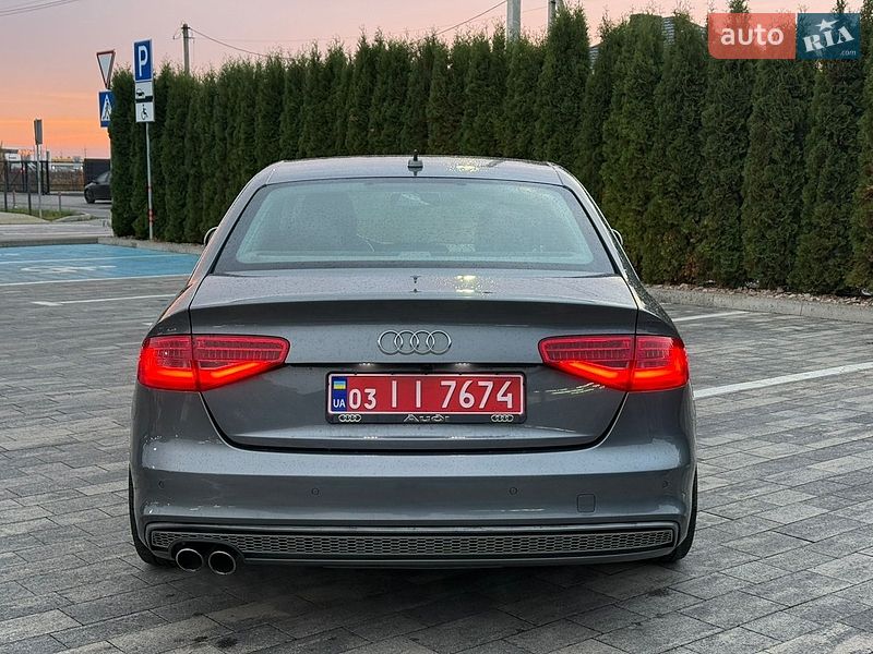 Седан Audi A4 2015 в Луцьку