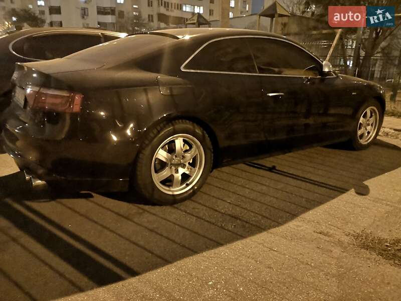 Купе Audi A5 2008 в Кілії