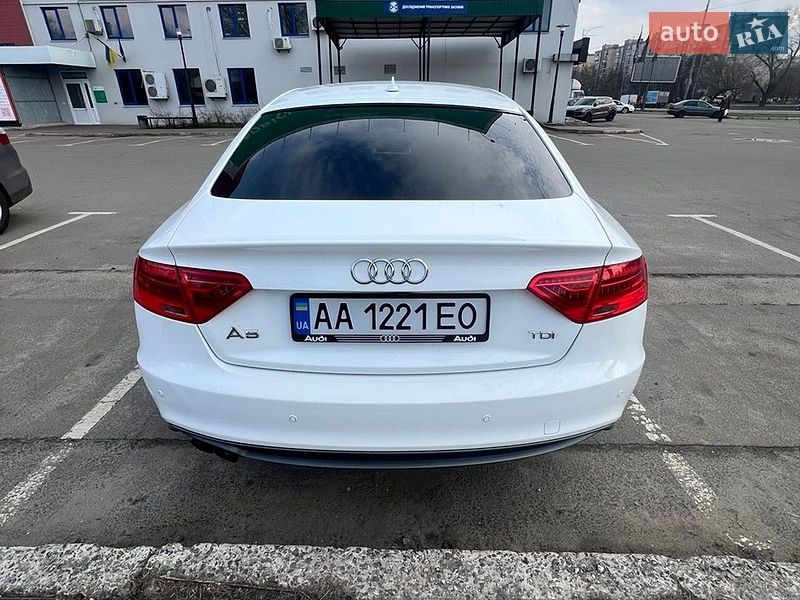 Купе Audi A5 2015 в Киеве