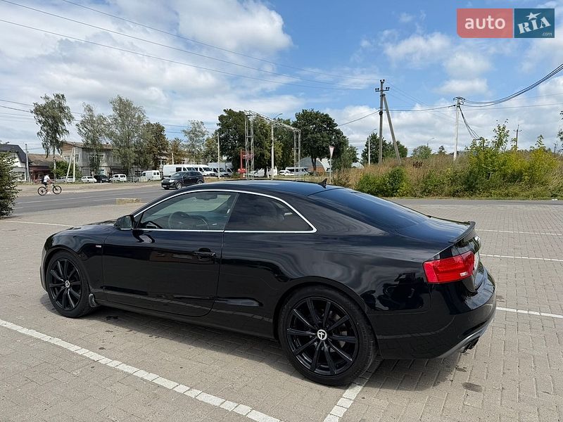 Купе Audi A5 2013 в Чернівцях