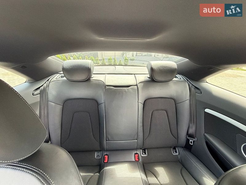 Купе Audi A5 2013 в Чернівцях
