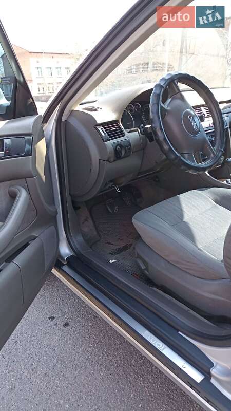 Седан Audi A6 2003 в Смеле