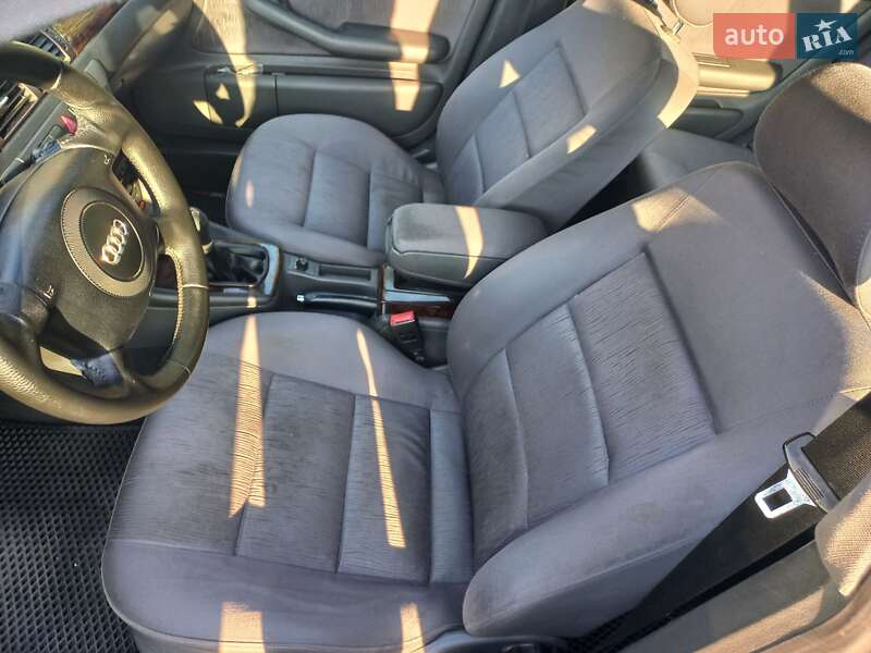 Універсал Audi A6 2000 в Києві