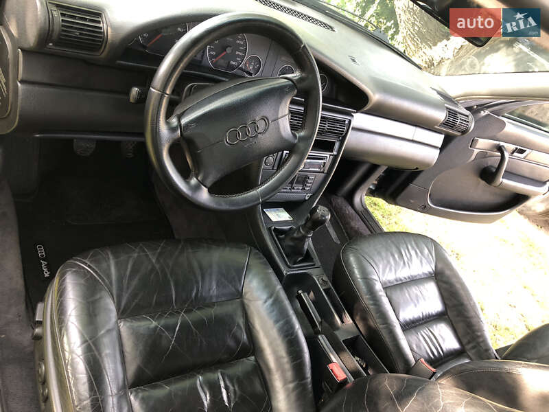 Седан Audi A6 1995 в Змиеве