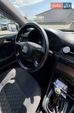 Седан Audi A6 2001 в Черновцах