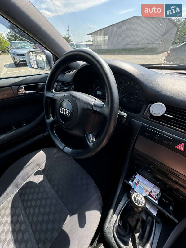 Седан Audi A6 2001 в Черновцах