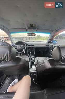 Седан Audi A6 2000 в Яворове