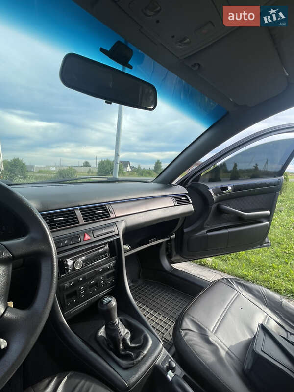 Седан Audi A6 2000 в Яворове