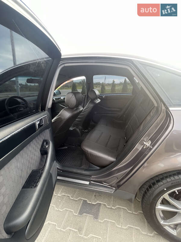 Седан Audi A6 2000 в Яворове