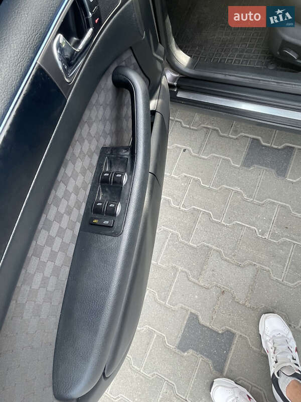 Седан Audi A6 2000 в Яворове