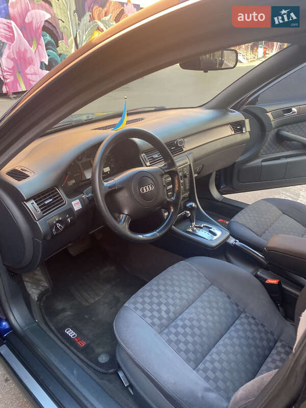 Универсал Audi A6 2001 в Киеве
