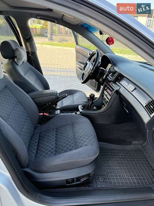Седан Audi A6 2001 в Рівному