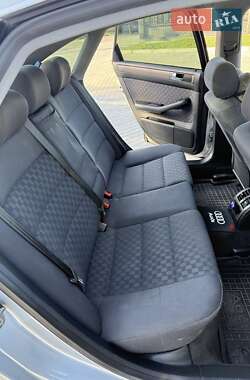 Седан Audi A6 2001 в Рівному
